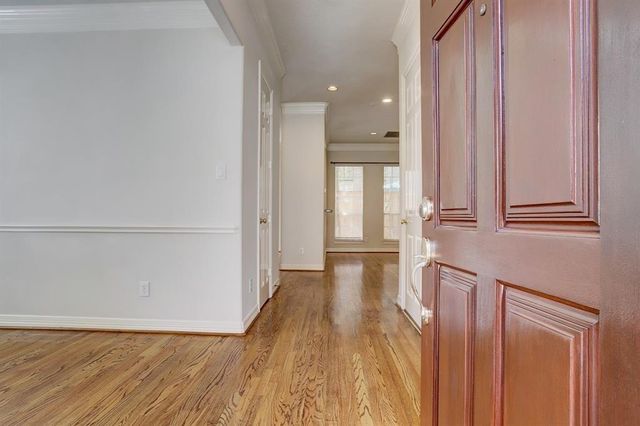 2822 Briarhurst Park, Houston, TX 77057