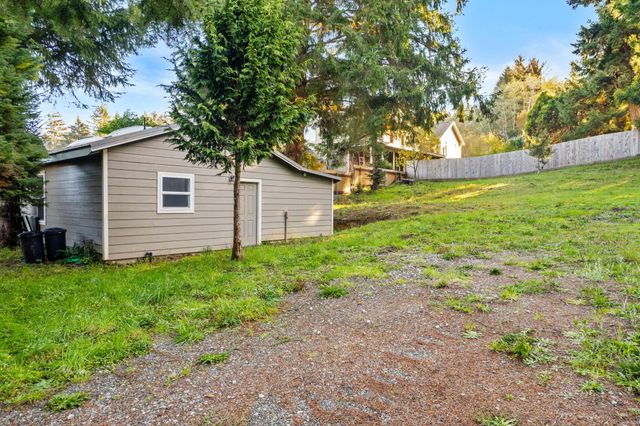 2616 Visser Court, Mckinleyville, CA 95519