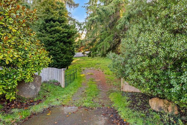 2616 Visser Court, Mckinleyville, CA 95519
