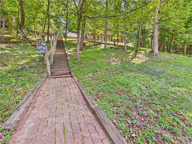 35 Woodland Park Drive, Parkersburg, WV 26104