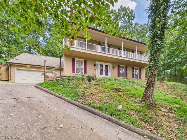 35 Woodland Park Drive, Parkersburg, WV 26104