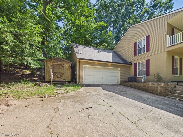 35 Woodland Park Drive, Parkersburg, WV 26104