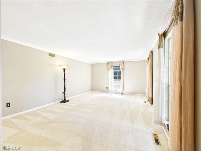 35 Woodland Park Drive, Parkersburg, WV 26104
