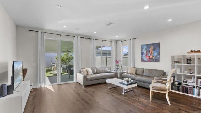 30491 De Caron Street, Murrieta, CA 92563