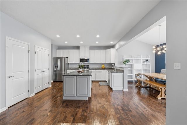 213 Overlook Dr, Ohio Twp, PA 15237