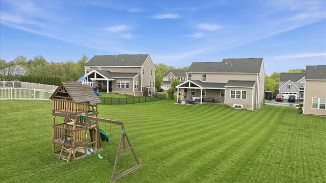 213 Overlook Dr, Ohio Twp, PA 15237