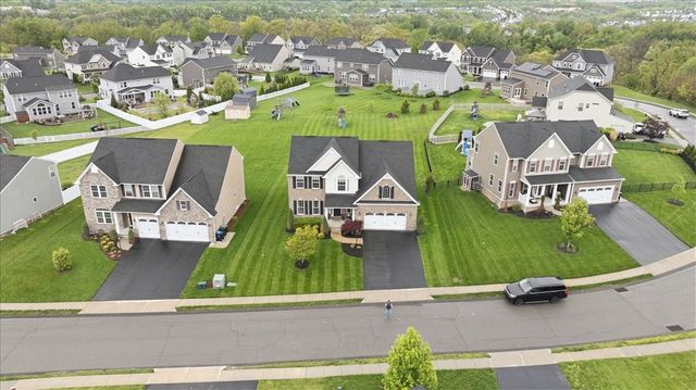 213 Overlook Dr, Ohio Twp, PA 15237