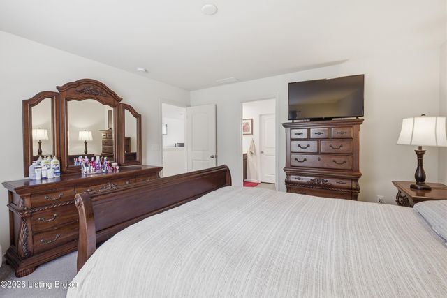 12024 Wooden Trace Dr, Louisville, KY 40229