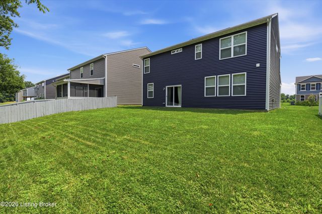 12024 Wooden Trace Dr, Louisville, KY 40229