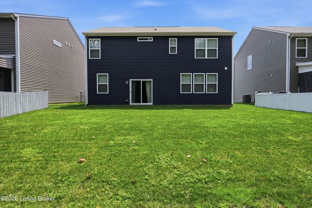 12024 Wooden Trace Dr, Louisville, KY 40229