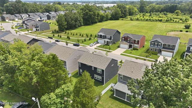 12024 Wooden Trace Dr, Louisville, KY 40229