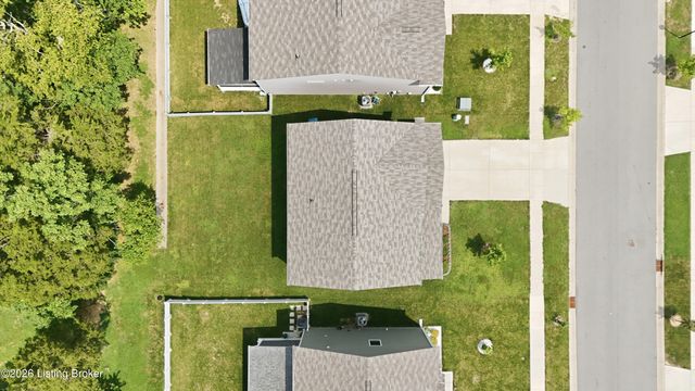 12024 Wooden Trace Dr, Louisville, KY 40229