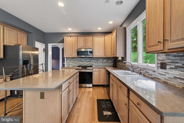 1361 WOODED KNLS, West Chester, PA 19382