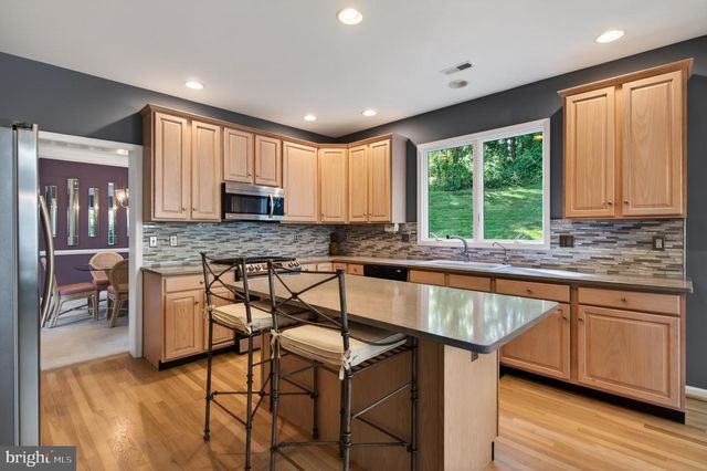 1361 WOODED KNLS, West Chester, PA 19382