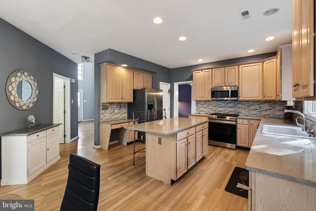 1361 WOODED KNLS, West Chester, PA 19382