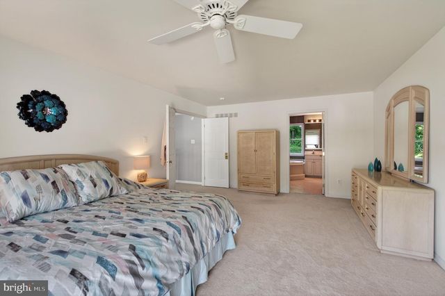 1361 WOODED KNLS, West Chester, PA 19382