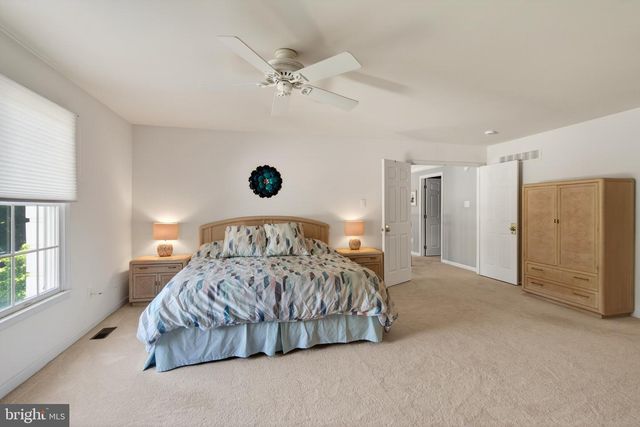 1361 WOODED KNLS, West Chester, PA 19382