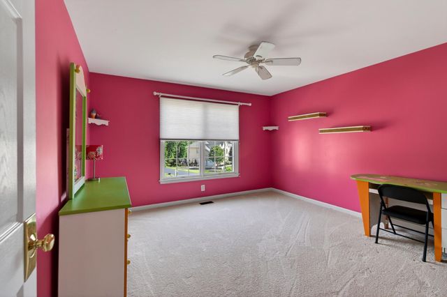 1361 WOODED KNLS, West Chester, PA 19382
