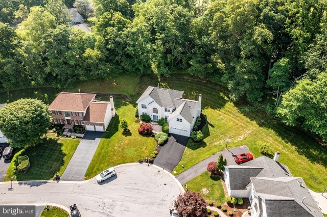 1361 WOODED KNLS, West Chester, PA 19382