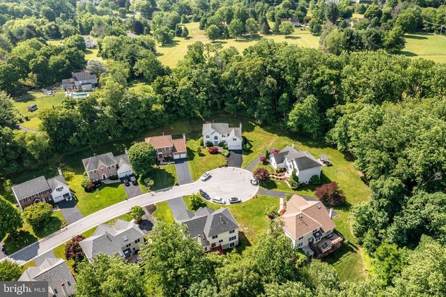 1361 WOODED KNLS, West Chester, PA 19382