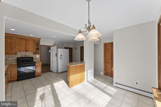 2551 PARK RD, Warrington, PA 18976