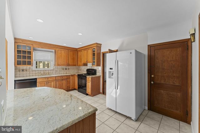 2551 PARK RD, Warrington, PA 18976
