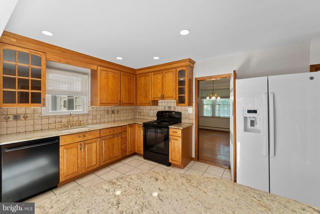 2551 PARK RD, Warrington, PA 18976