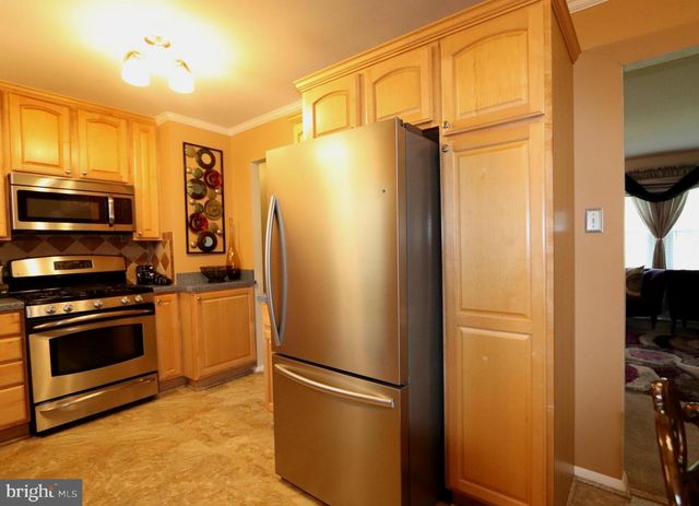 1104 UNIVERSITY PL, Waldorf, MD 20602