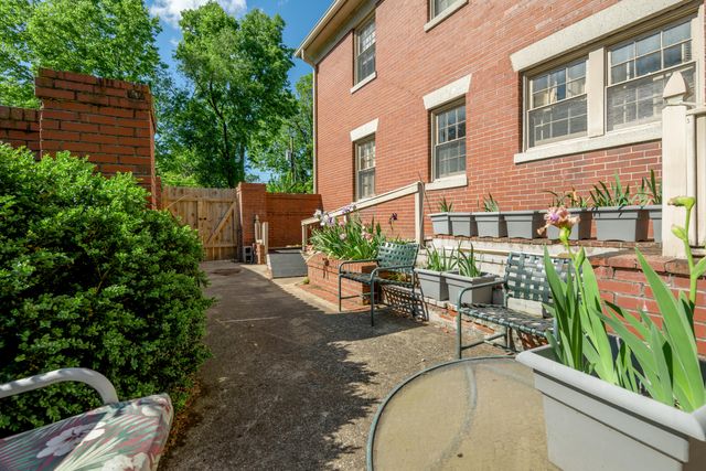 137 Sycamore Road, Lexington, KY 40502