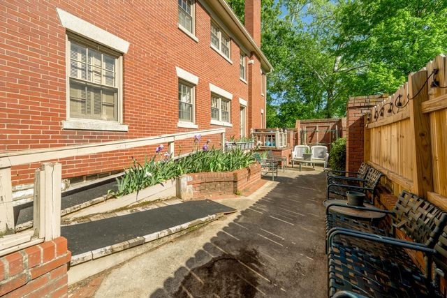 137 Sycamore Road, Lexington, KY 40502