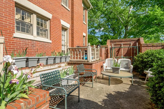 137 Sycamore Road, Lexington, KY 40502