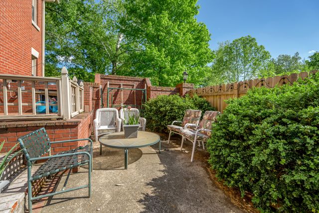 137 Sycamore Road, Lexington, KY 40502