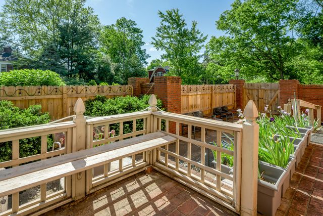 137 Sycamore Road, Lexington, KY 40502