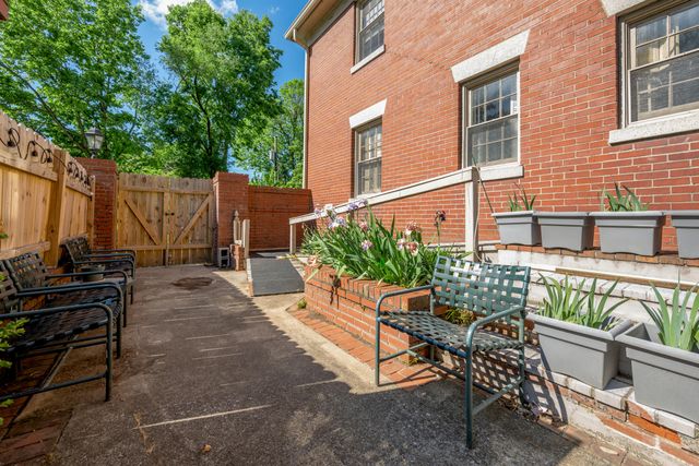 137 Sycamore Road, Lexington, KY 40502