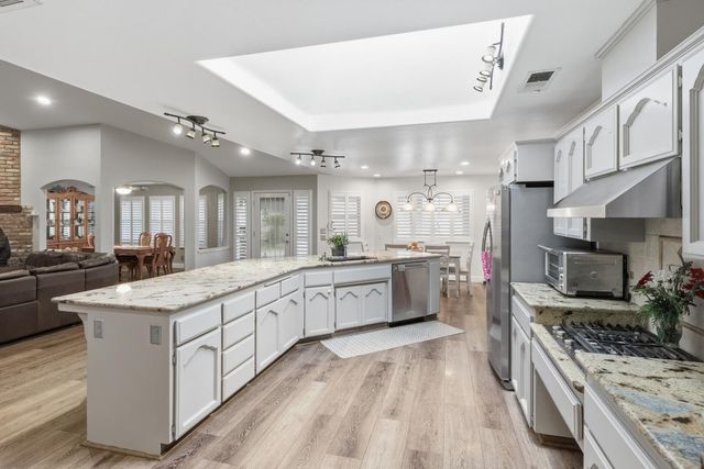 2651 19th Avenue, Kingsburg, CA 93631