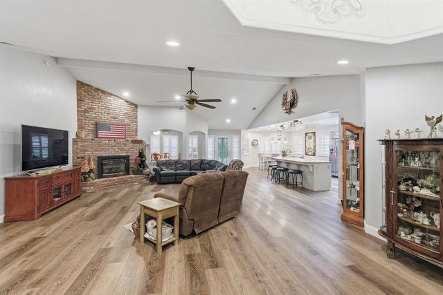 2651 19th Avenue, Kingsburg, CA 93631