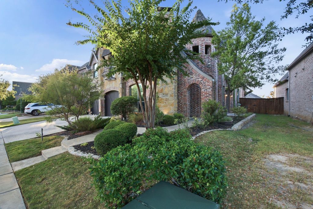 1205 Grant Avenue, Lantana, TX 76226