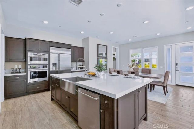 168 Crossover, Irvine, CA 92618