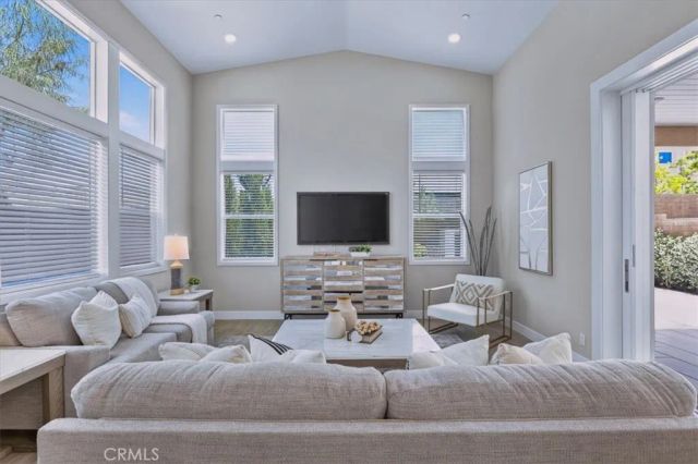 168 Crossover, Irvine, CA 92618