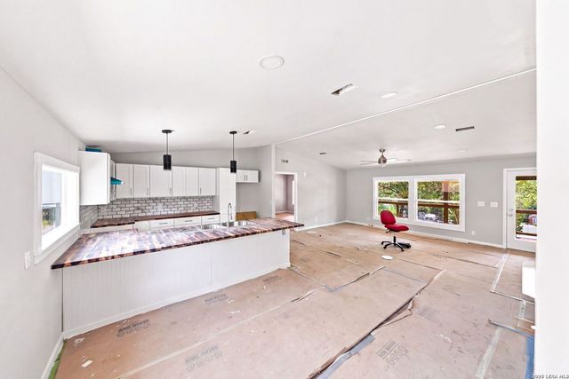 1217 Rotherman, Canyon Lake, TX 78133