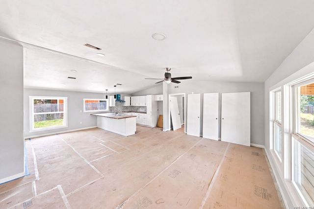 1217 Rotherman, Canyon Lake, TX 78133