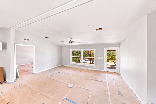 1217 Rotherman, Canyon Lake, TX 78133