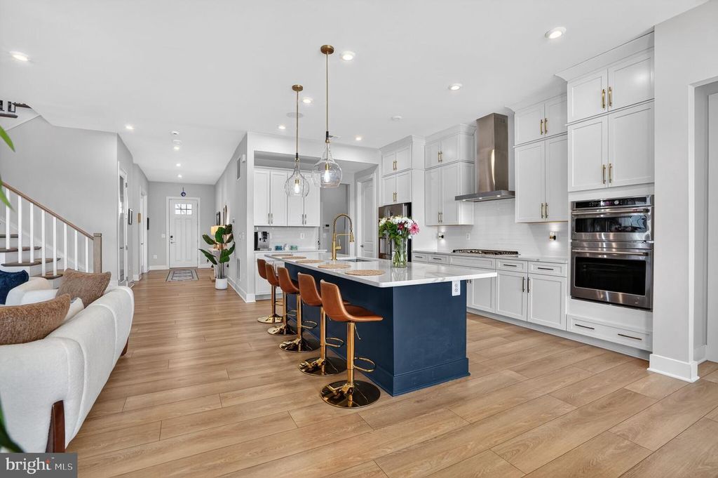 Image 11 of property listing at 923 WARLANDER DR SW, Leesburg, VA 20175