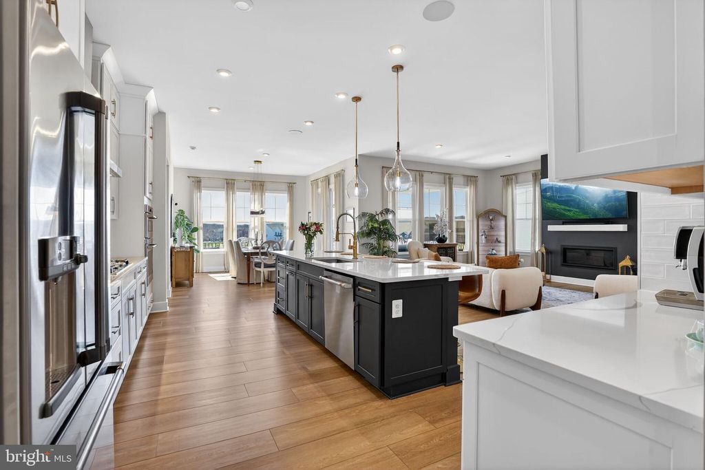 Image 17 of property listing at 923 WARLANDER DR SW, Leesburg, VA 20175