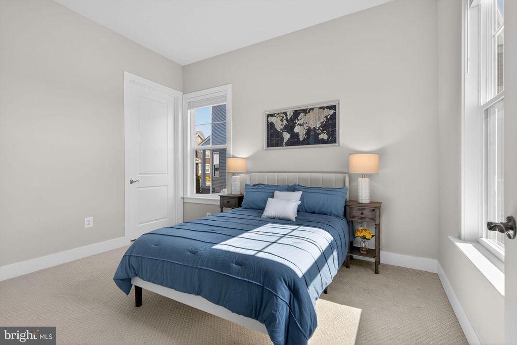 Image 23 of property listing at 923 WARLANDER DR SW, Leesburg, VA 20175