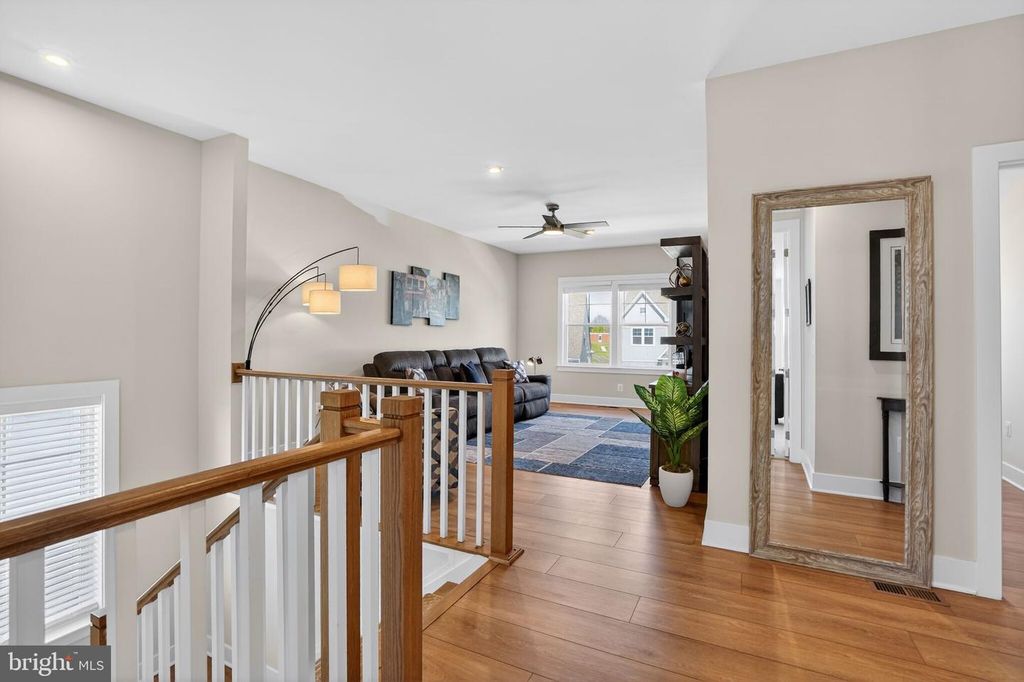 Image 26 of property listing at 923 WARLANDER DR SW, Leesburg, VA 20175