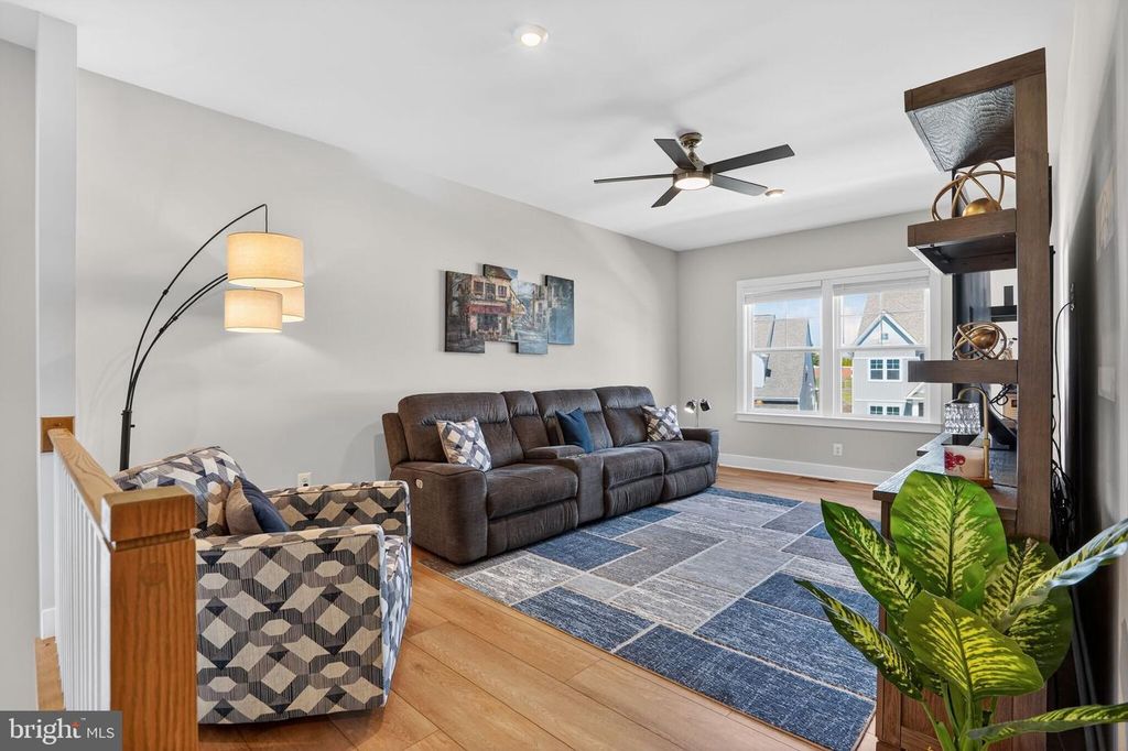 Image 27 of property listing at 923 WARLANDER DR SW, Leesburg, VA 20175