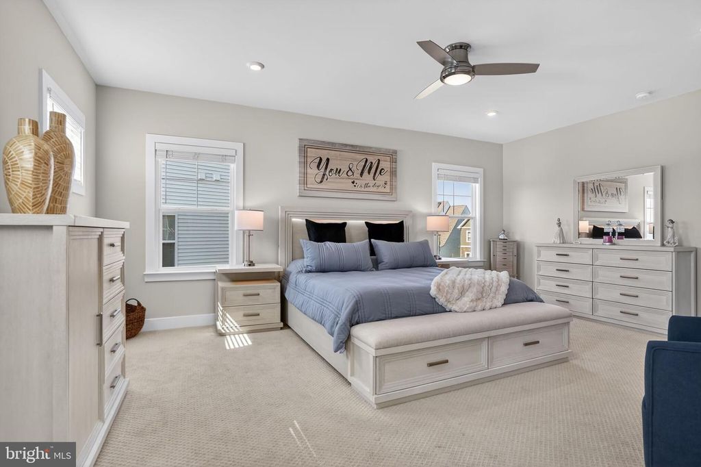 Image 28 of property listing at 923 WARLANDER DR SW, Leesburg, VA 20175