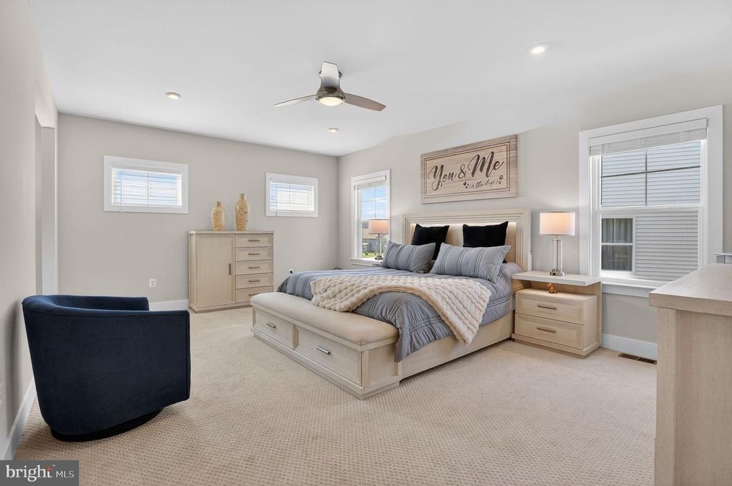 Image 29 of property listing at 923 WARLANDER DR SW, Leesburg, VA 20175