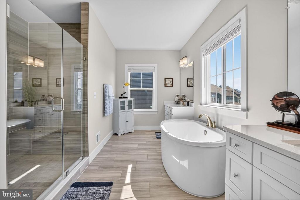 Image 33 of property listing at 923 WARLANDER DR SW, Leesburg, VA 20175